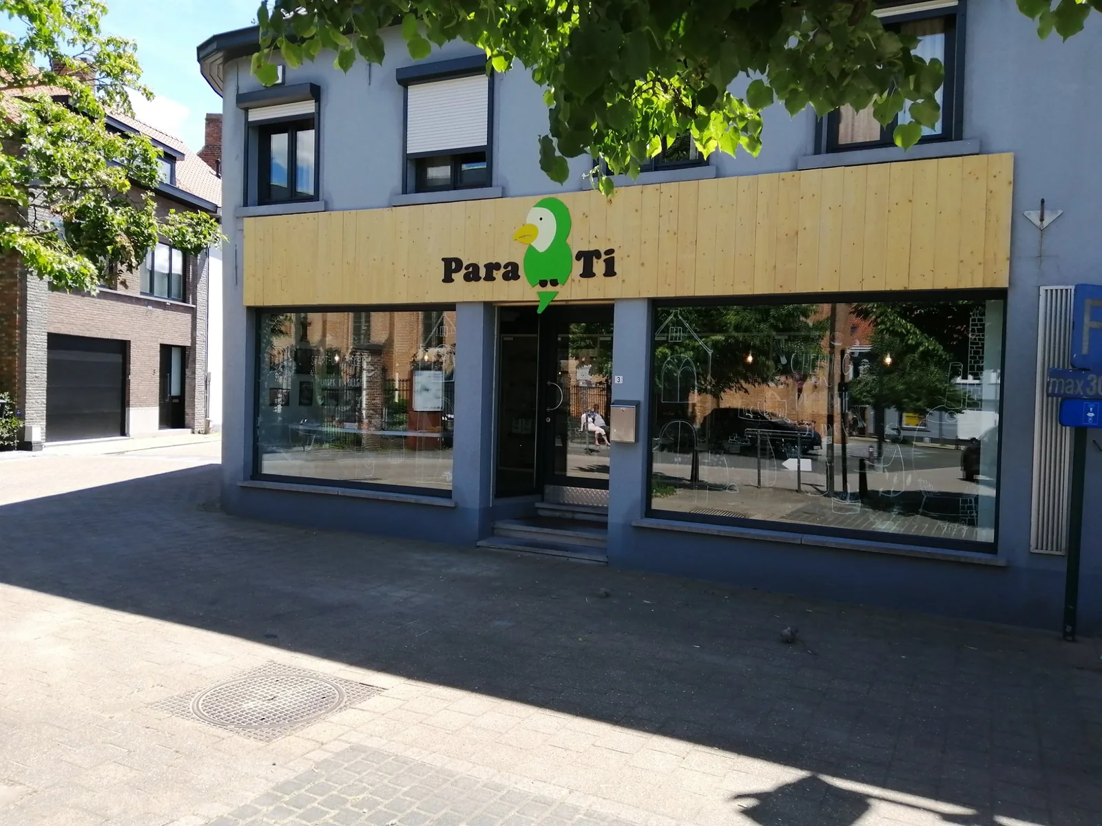 Een operationele kassaloze Para Ti-buurtwinkel